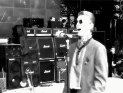 David Bowie GIF. Artiesten Kus Gifs David bowie Tilda swindon 