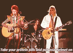 David Bowie GIF. Bioscoop Artiesten Bowie Gifs David bowie M &amp;#39;70 De man die naar de aarde viel 