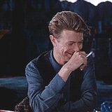 David Bowie GIF. Artiesten Roken Sigaret Gifs David bowie Lachend Giechelen 
