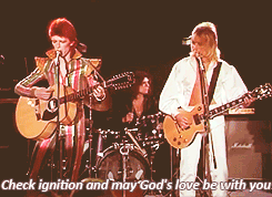 David Bowie GIF. Beroemdheden Artiesten Gifs David bowie Ander 
