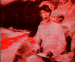 David Bowie GIF. Beroemdheden Artiesten Gifs David bowie Fotoset Muziekvideo Mick jagger Dansen in de straat 