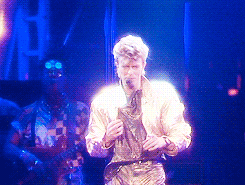 David Bowie GIF. Beroemdheden Artiesten Gifs David bowie Fotoset David bowie interview Seksuele frustratie 