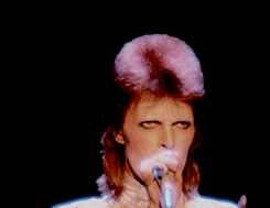 David Bowie GIF. Artiesten Twin peaks Gifs David bowie Kyle maclachlan Middel cooper Phillip jeffries 