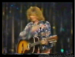 David Bowie GIF. Beroemdheden Artiesten Gifs David bowie Fotoset Live show Morrissey 