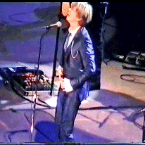 David Bowie GIF. Beroemdheden Artiesten Film Gifs David bowie &amp;#39;70 De man die naar de aarde viel Thomas newton 