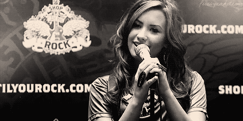 Televisie Artiesten Britney spears Demi lovato Lol Britney Gifs  de x factor x factor Simon Cowell 