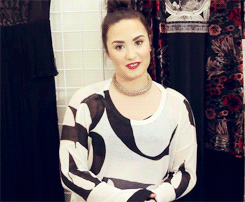 Selena Gomez GIF. Artiesten Sonny with a chance Demi lovato Miley cyrus Selena gomez Gifs Swag 