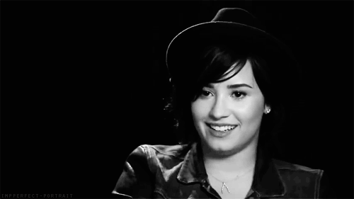 Artiesten demi Demi lovato Gifs Kelly rowland x factor x factor usa Simon Cowell Paulina Rubio 