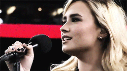 Britney Spears GIF. Artiesten Britney spears Demi lovato Britney Gifs Lachend De x factor X factor X factor ons The x 