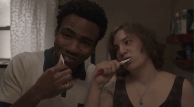 Donald Glover GIF. Gifs Filmsterren Donald glover Lena dunham Hbo meisjes Tanden Tandenborstel 