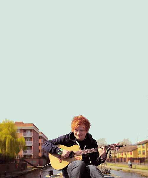 Ed Sheeran GIF. Artiesten Gifs Ed sheeran Lied Kleine hobbel 