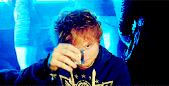 Ed Sheeran GIF. Artiesten Dronken Gifs Ed sheeran Gember jesus Ed sheeran dronken 