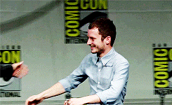 Elijah Wood GIF. Elijah wood Gifs Filmsterren Fx Wilfred Jason gann 