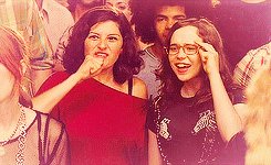 Ellen Page GIF. Gifs Filmsterren Ellen page Crackship Josh hutcherson Pagson 