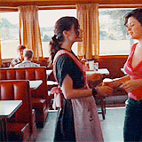 Ellen Page GIF. Film Gifs Filmsterren Ellen page Juno 