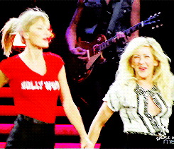 Taylor Swift GIF. Artiesten Taylor swift Gifs Ellie goulding Rode tour Ahhh 