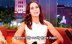 Tom Cruise GIF. Gifs Filmsterren Tom cruise Emily blunt Edge of tomorrow Alles wat je nodig hebt is te doden Eindeloze 