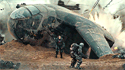 Tom Cruise GIF. Bioscoop Gifs Filmsterren Tom cruise  Filmedit Alle Emily blunt Edge of tomorrow Live sterven repeat 
