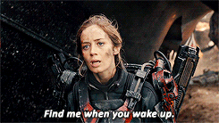 Tom Cruise GIF. Bioscoop Gifs Filmsterren Tom cruise  Filmedit Alle Emily blunt Edge of tomorrow Live sterven repeat 