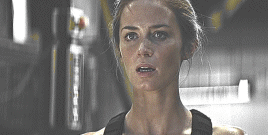 Tom Cruise GIF. Gifs Filmsterren Tom cruise Emily blunt Edge of tomorrow Live sterven repeat Rita vrataski 