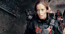 Tom Cruise GIF. Gifs Filmsterren Tom cruise 2014 Emily blunt Edge of tomorrow Engel van verdun William kooi Rita stee 
