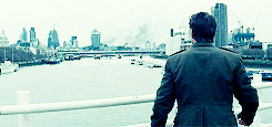 Tom Cruise GIF. Gifs Filmsterren Tom cruise Emily blunt Edge of tomorrow Live sterven repeat Rita vrataski 