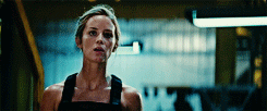 Tom Cruise GIF. Bioscoop Gifs Filmsterren Tom cruise  Filmedit Alle Emily blunt Edge of tomorrow Live sterven repeat 