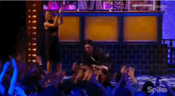 Tom Cruise GIF. Bioscoop Gifs Filmsterren Tom cruise  Filmedit Alle Emily blunt Edge of tomorrow Live sterven repeat 
