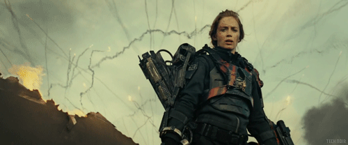 Tom Cruise GIF. Gifs Filmsterren Tom cruise Emily blunt Edge of tomorrow Doug liman 2015 films 