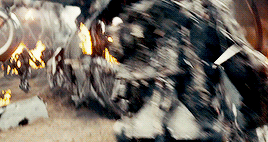 Tom Cruise GIF. Gifs Filmsterren Tom cruise Emily blunt Edge of tomorrow Live sterven repeat Rita vrataski Alles wat j 