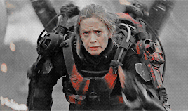 Tom Cruise GIF. Bioscoop Gifs Filmsterren Tom cruise  Filmedit Alle Emily blunt Edge of tomorrow Live sterven repeat 