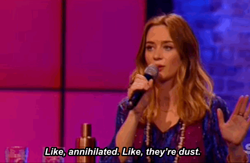 Tom Cruise GIF. Gifs Filmsterren Tom cruise Emily blunt Edge of tomorrow Live sterven repeat Rita vrataski Onthoud de 
