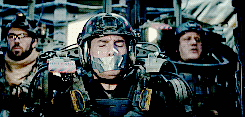 Tom Cruise GIF. Gifs Filmsterren Tom cruise 2014 Emily blunt Edge of tomorrow Live sterven repeat 2014 favoriete films 