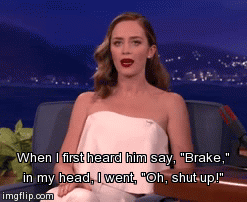 Tom Cruise GIF. Gifs Filmsterren Tom cruise Emily blunt Edge of tomorrow Live sterven repeat Rita vrataski Onthoud de 