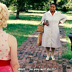Emma Stone GIF. Gifs Filmsterren Emma stone  Snl Saturday night live Kristen wiig Penelope Paula deen Gilly Sketches 