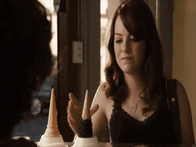 Emma Stone GIF. Alice Gifs Filmsterren Emma stone  Daryl dixon Deadpool Ryan reynolds De levende doden Norman reedus 