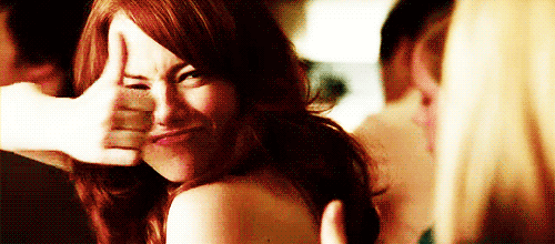 Emma Stone GIF. Film Easy a Gifs Filmsterren Emma stone Saluut 
