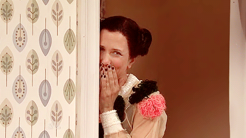 Emma Stone GIF. Gifs Filmsterren Emma stone  Snl Saturday night live Kristen wiig Penelope Paula deen Gilly Sketches 