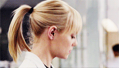Emma Stone GIF. Alice Gifs Filmsterren Emma stone  Daryl dixon Deadpool Ryan reynolds De levende doden Norman reedus 