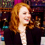 Emma Stone GIF. Interview Gifs Filmsterren Emma stone Lachend 