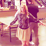 Emma Stone GIF. Dansen Gifs Filmsterren Emma stone Glimlachen 