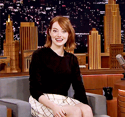 Emma Stone GIF. Gifs Filmsterren Emma stone  Snl Saturday night live Kristen wiig Penelope Paula deen Gilly Sketches 
