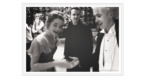 Emma Watson GIF. Emma watson Gifs Filmsterren Upload We hebben het gehoord 