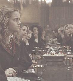 Emma Watson GIF. Emma watson Gifs Filmsterren Lachend Lach 
