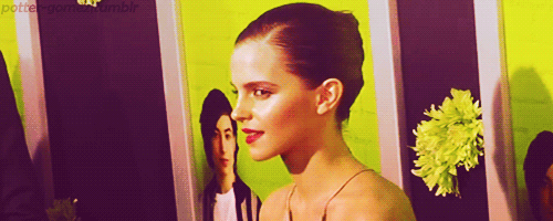 Emma Watson GIF. Emma watson Gifs Filmsterren Fashion &amp;amp; beauty 