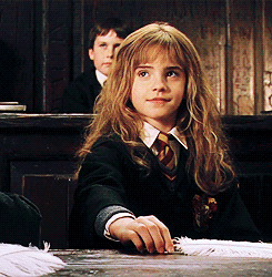 Harry Potter GIF. Harry potter Films en series Emma watson Tv Gifs Filmsterren Lachend Hermelien griffel Em watson 