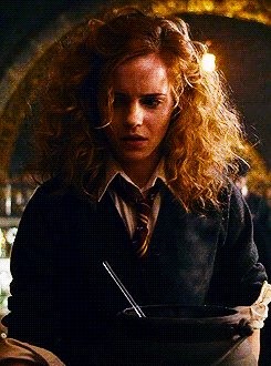 Emma Watson GIF. Emma watson Gifs Filmsterren Glimlach 