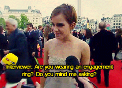 Emma Watson GIF. Interview Beroemdheden Emma watson Gifs Filmsterren 