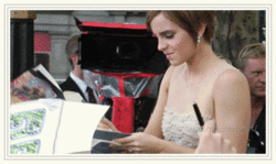 Emma Watson GIF. Emma watson Gifs Filmsterren Handtekeningen 