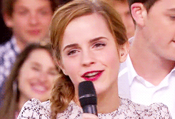 Emma Watson GIF. Interview Emma watson Gifs Filmsterren 